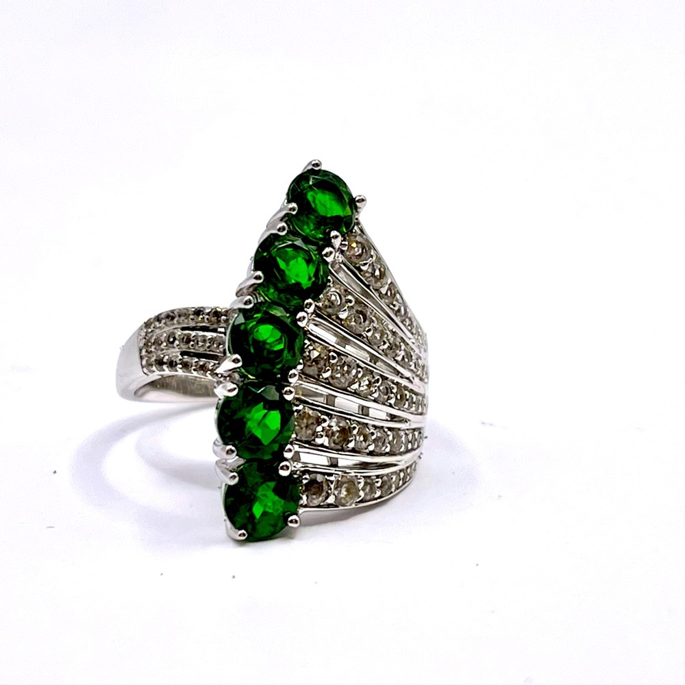 Sterling silver and emerald cross over ring